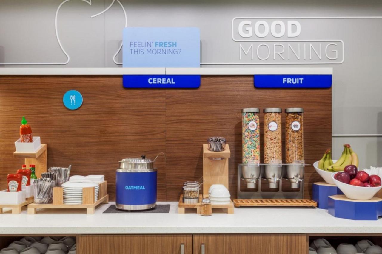 Holiday Inn Express & Suites - Lindale By Ihg Экстерьер фото