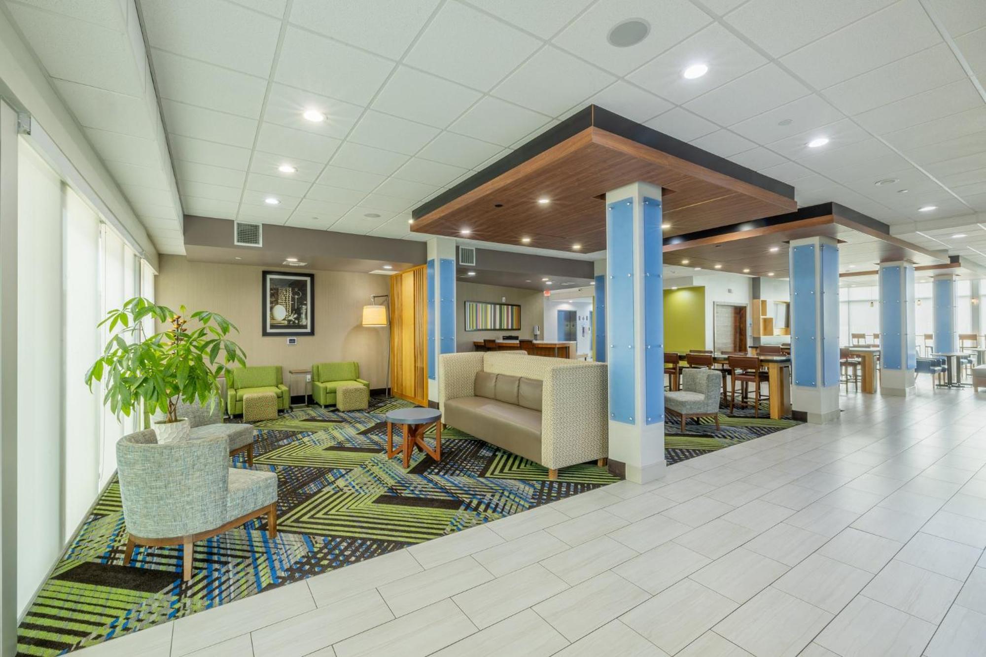 Holiday Inn Express & Suites - Lindale By Ihg Экстерьер фото