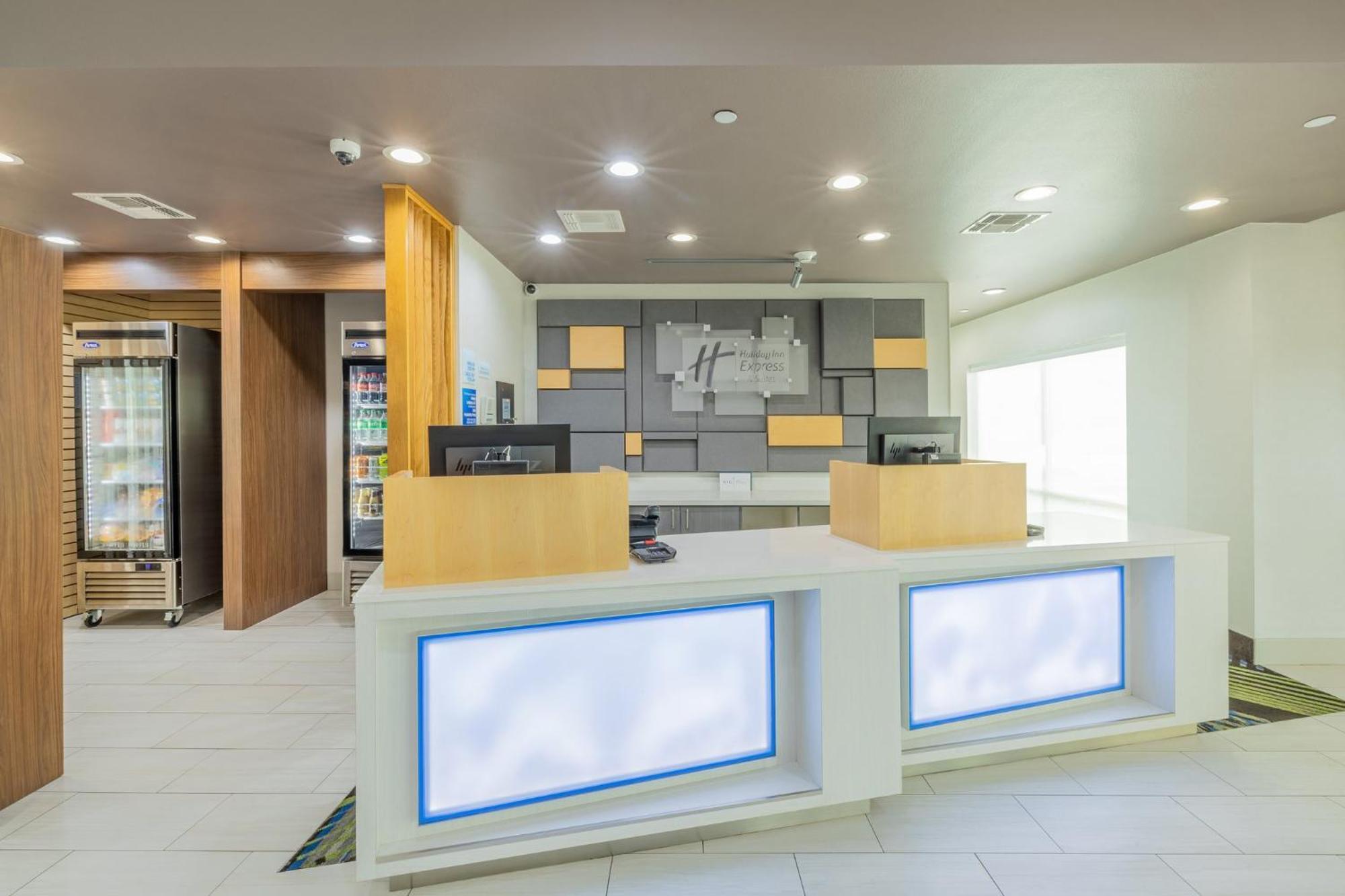 Holiday Inn Express & Suites - Lindale By Ihg Экстерьер фото