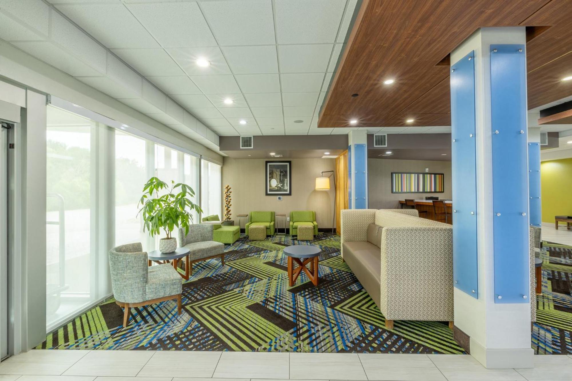 Holiday Inn Express & Suites - Lindale By Ihg Экстерьер фото