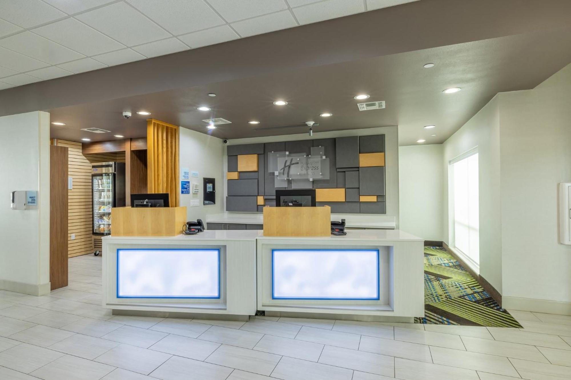 Holiday Inn Express & Suites - Lindale By Ihg Экстерьер фото