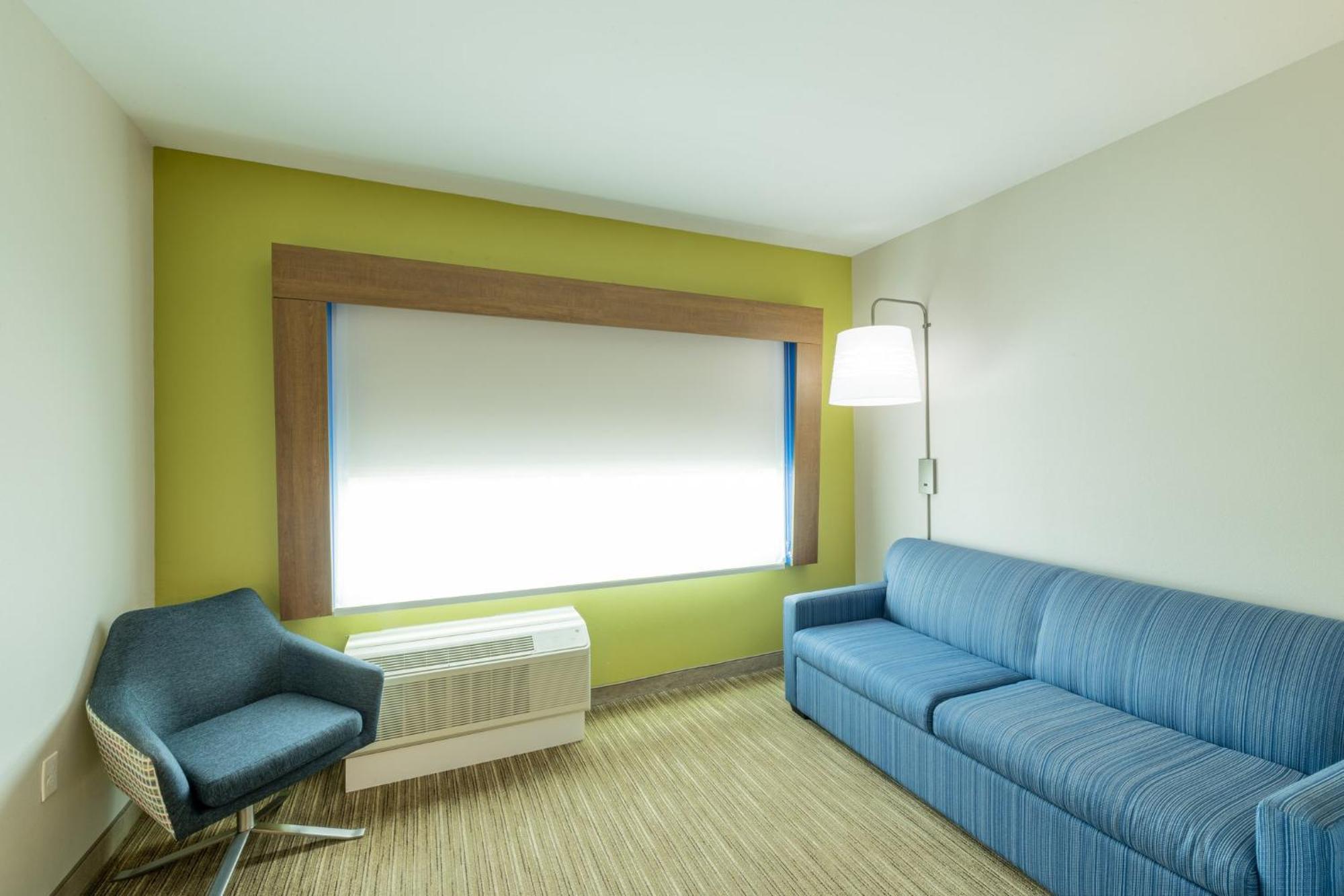 Holiday Inn Express & Suites - Lindale By Ihg Экстерьер фото