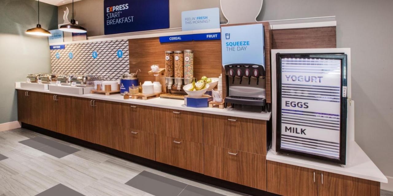 Holiday Inn Express & Suites - Lindale By Ihg Экстерьер фото